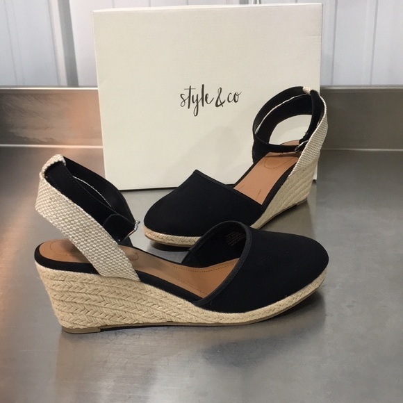 New WB Woman’s Style & Co Heeled Sandals - Picture 1 of 5